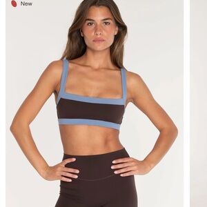 FORM Square Neck Sports Bra espresso/glacier